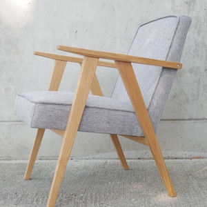 Moderner Sessel aus Eichenholz und Stoff mit wählbarer Polsterfarbe / Sessel mid-century style