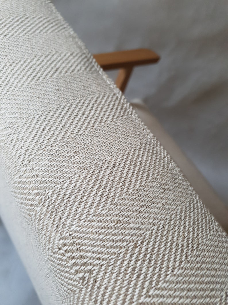 Nouveau fauteuil en chêne avec revêtement en fibre naturelle crème lin 65% coton 35 inspiré du style Mit-Century Modern. image 6