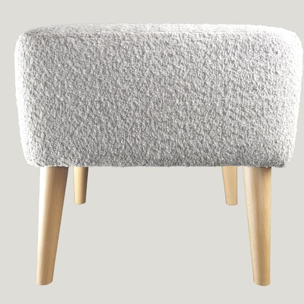 Pouf Boucle con gambe in legno | Mobili fatti a mano