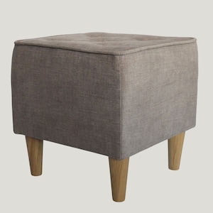 Tabouret rembourré dans une gamme de couleurs En vente image 1