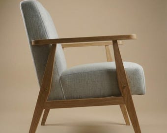 Modern Light Grey Armchair with Oak Armrests – Timeless Style