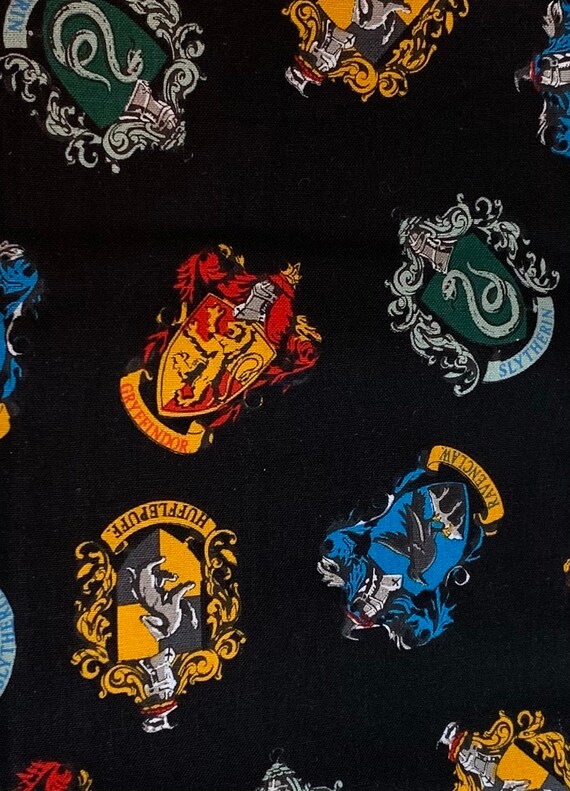 4 Carrés De Tissu Cotton Harry Potter - Maisons De Poudlard - Fat Eighths (22.5x55cm)