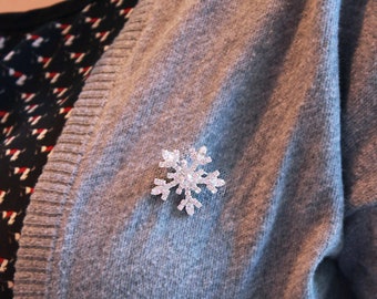 Broche flocon de neige en cristal étincelant, fleur d'hiver de noël, broche inspirée de la reine des neiges, bijoux festifs