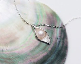 925 Sterling silver pearl morning dew drop on silver leaf necklace stud earrings jewellery set pea in pod silver pearl