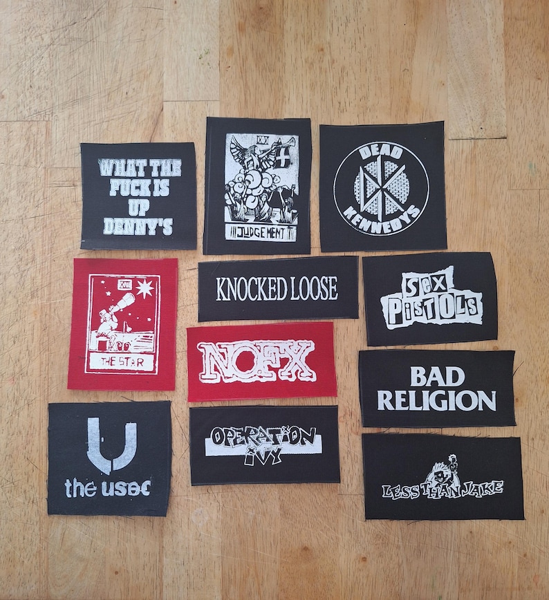Fehldrucke und vermasselte DIY Punk Patches Bild 1