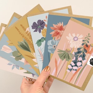Lot de 6 cartes de vœux toutes occasions avec des illustrations de fleurs, de haute qualité et vierges à l'intérieur. Esthétique pastel, floral moderne, style scandinave