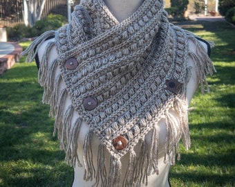 Capucha con flecos y botones / bufanda de crochet