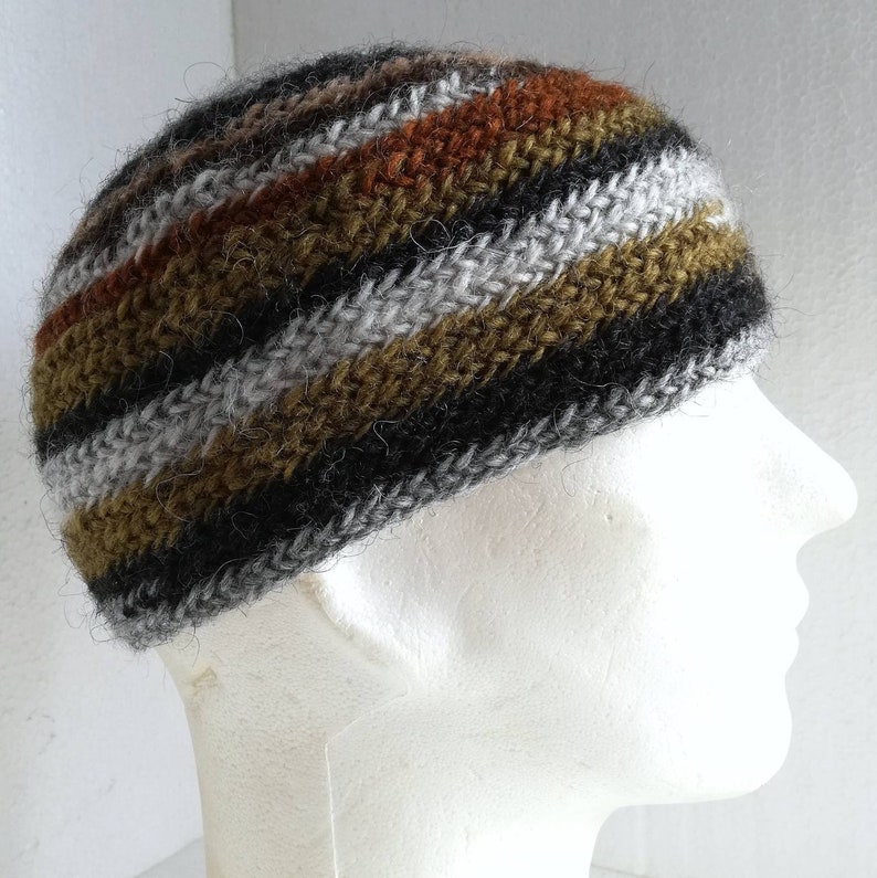Needle-bound cap multi-coloured 100/% virgin wool