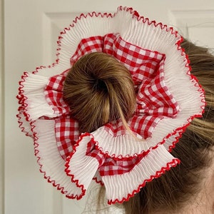 Roter übergroßer Rüschen Gingham Scrunchie Französische Spitze Rüschen Plissee Scrunchies Doppelschicht Haarschmuck XXL Großes Haar Kariert Geschenk Sie