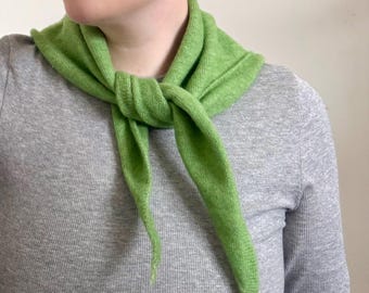 Grünes Dreieck gestrickte Schal Halstuch Hand stricken weiche Krawatte Bandana Schals Geschenk für sie
