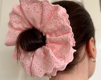 Coletero extragrande rosa bebé con volantes Coleteros de encaje francés con volantes Accesorios para el cabello de doble capa XXL Cabello grande Bordado inglés Regalo para ella