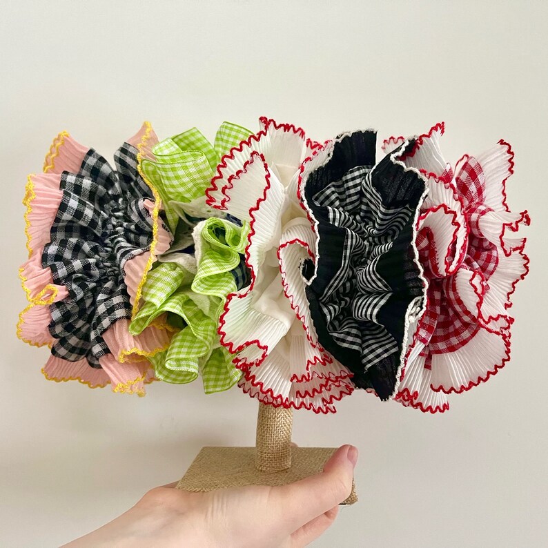 Übergroßes Frilly Gingham Scrunchie, französische Spitze, Rüschen, plissierte Haargummis, Rot, Rosa, Schwarz, doppellagiges Haar-Accessoire, XXL, großes Haar, kariert Bild 2