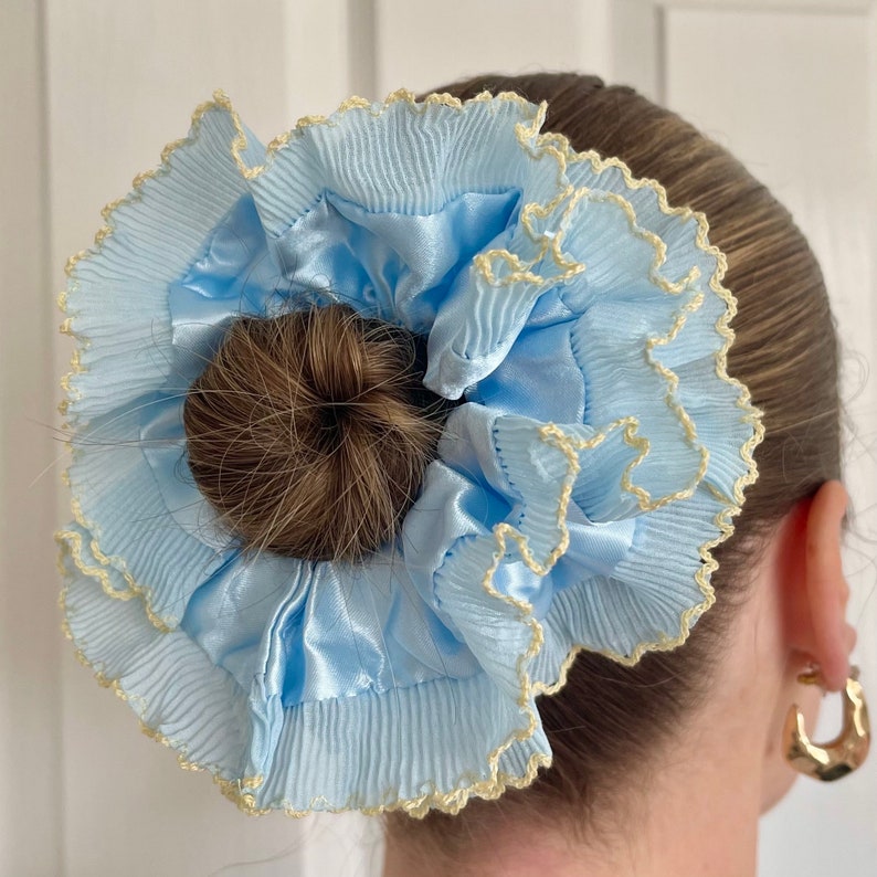 Übergroßes Frilly Gingham Scrunchie, französische Spitze, Rüschen, plissierte Haargummis, Rot, Rosa, Schwarz, doppellagiges Haar-Accessoire, XXL, großes Haar, kariert Blau