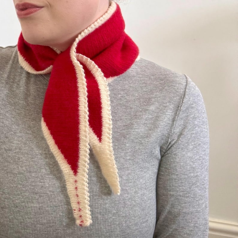 Red Triangle Knitted Scarf Neckerchief Chunky Hand Knit Soft Neck Tie ...