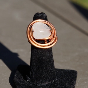 Gemstone swirl ring