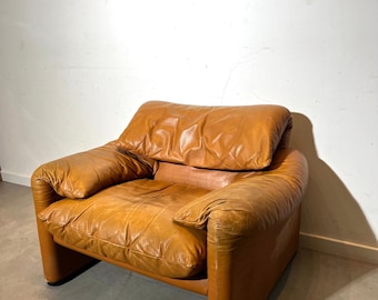 Sillón Cassina Maralunga de cuero de Vico Magistretti