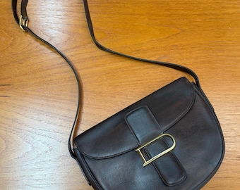 Delvaux Vintage Leather Crossbody Bag – Brown – Iconic D Buckle – 27 cm