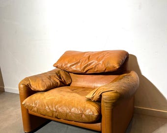 Sillón Cassina Maralunga de cuero de Vico Magistretti
