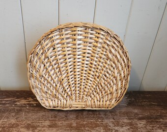 Vintage Shell Shaped Wicker Basket with Lid