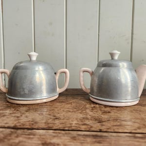 Cute Vintage 1950s Pink Teapot Creamer and  Sugar Pot Porcelain Set - Made in Japan