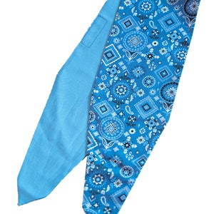 Chandanna: Easy-Fold Bandanna - Classic Blue Paisley