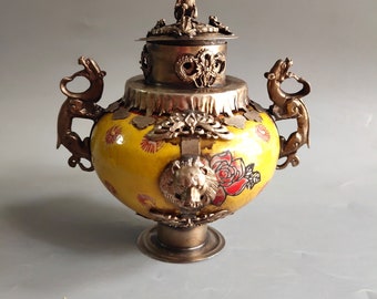Chinesische, handgefertigte, geschnitzte, mit weißem Kupfer plattierte, verschlossene/überzogene Porzellangefäße mit exquisiten Figurenmustern, die es wert sind, gesammelt und verwendet zu werden