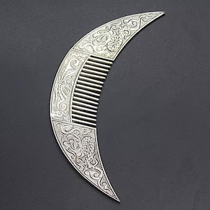 Handcarved Tibetan silver crescent dragon pattern comb/massage comb/makeup comb, unique and beautiful, rare gift that can be used