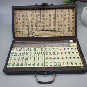 Un ensemble de mahjong chinois sculpté à la main, boîte de rangement dragon et phénix en laque, jeu amusant, précieux et rare image 2