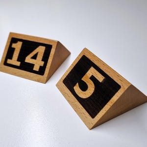 Numery stołów rezerwacyjnych, 6 sztuk, drewniane, grawerowanie laserowe, projekt niestandardowy, restauracja, kawiarnia, wesele, dekoracja ślubna, dekoracja imprezy