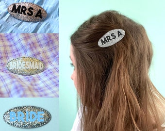 Personalised wedding hair clip - round bold, Bride hair clip, Hen do gift, Bride gift, Bride accessory, Hen do outfit, Hen do accessories