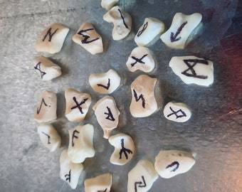 Bones Viking Runes