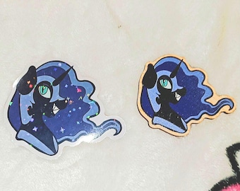 B-GRADE Nightmare moon - Naklejka i przypinka (naprawdę ciemna)