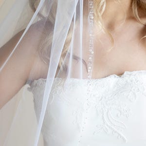 Wedding Veil Pearl, Bridal Veil Pearls, Crystal Pearl Beaded Veil, Veil with Pearl Sequin Seed Beaded Edge, Fingertip Cathedral Beaded Veil