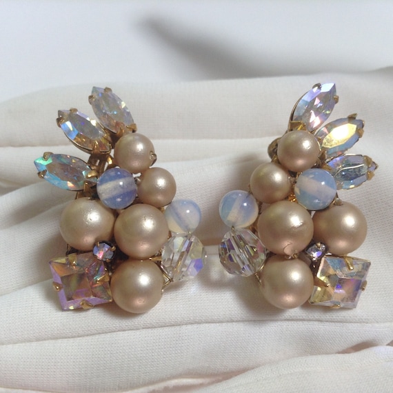 EUGENE Vintage Clip Earrings - Champagne Faux Pea… - image 1