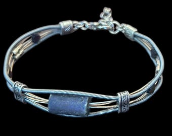Gitana - * Cuerda de guitarra / Boho / Occidental / Hecho a mano / Pulsera / Música / Único / Regalo / Joyería