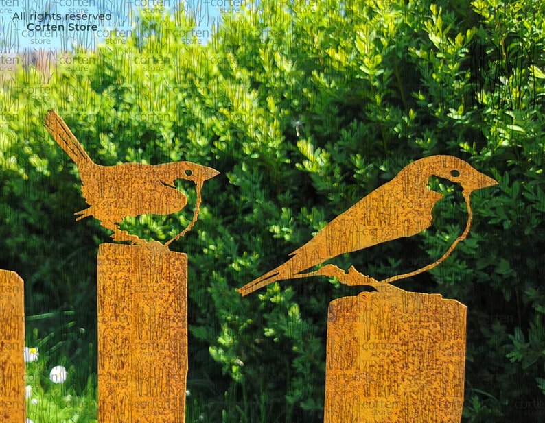 Rostige Spatzen auf dem Zaun Metallvögel, Zaunaufsätze Metallkunst für Außen rostige Vögel Corten-Kunst rostige Gartendeko Bild 5