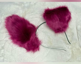 Fuchsiakleurige puppyoren voor Cosplay Fashion Furry Festival