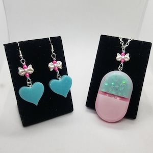 Menhera Kei Jewelry Set - Pastel Goth Necklace and Earrings - Heart Dangle Earring - Halloween Nurse Costume Jewelry - Creepy Cute Pill Yami