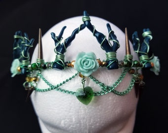 Forest Queen Antler Crown - Wire Wrapped Elf Tiara - Green Gothic Coral Headband - Nature Cosplay - Goth Elven Queen - Elf Crown