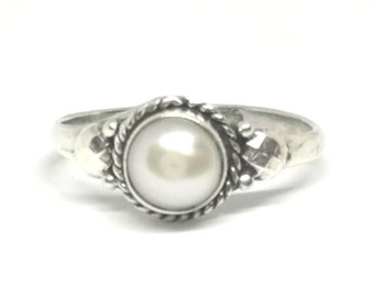 Silver Pearl Ring | 925 Sterling Silver - Gold Plated | Classic Freshwater Pearl Ring