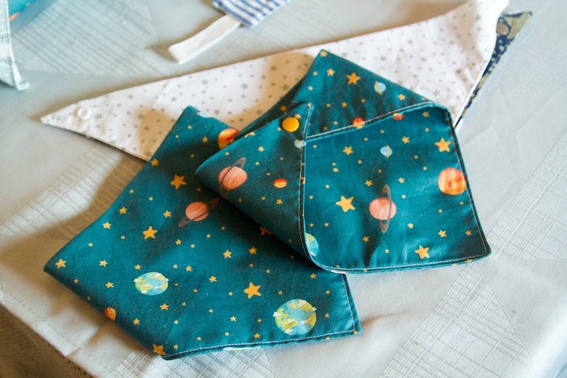 Baby cotton cloth bibs with CAROLUSDESING buttons