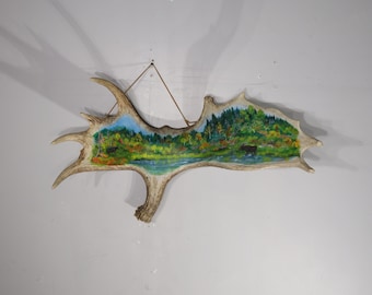 Moose paddle/antler with painted wildlife scene