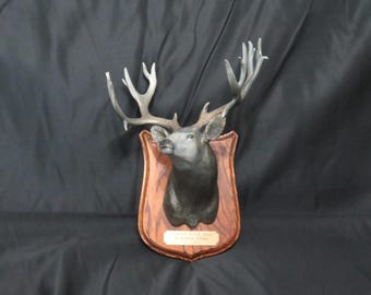 Big Sky Carvers "Powder River Buck"
