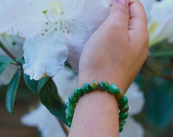 Green Emerald Bracelet for Energy Healing | Natural bead Wrist Mala | Ideal Gift for your Loved ones on Christmas