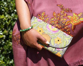 Kashmiri Crafted Splendor :Cashmere Design Women Purse |  Exquisite Embroidery, Lightweight, Fashionable Women's Accessories