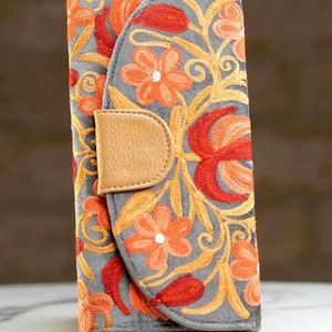 Déclaration de style : portefeuille pour femme Fabriqué à la main avec une broderie spéciale Cachemire Accessoires de mode légers image 2