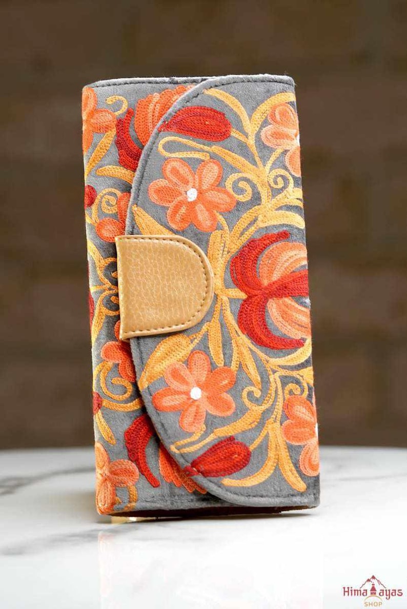 Déclaration de style : portefeuille pour femme Fabriqué à la main avec une broderie spéciale Cachemire Accessoires de mode légers image 2