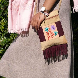 Bolso lateral para mujer / Bolsos que marcan tendencia / Bolsos de mujer hechos a mano con diseños únicos de bordado de Cachemira