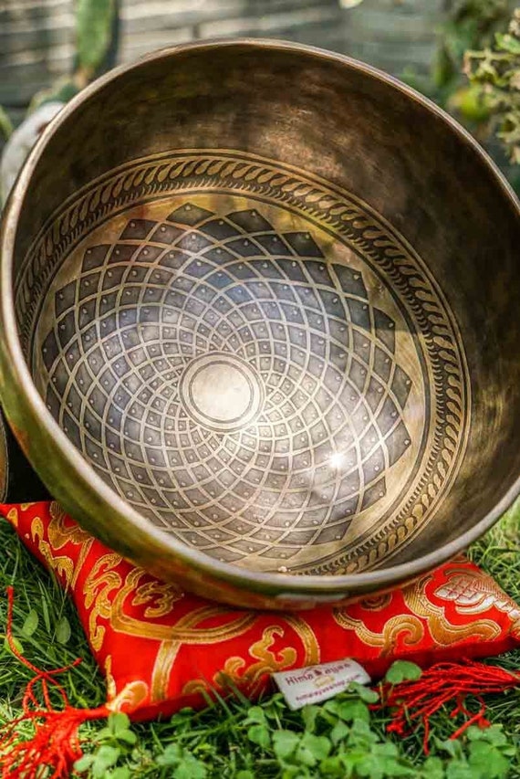 Lotus Cosmos Singing Bowl for Sound healing | Himalayan Bowl for Meditation | Large Sound bowl for Chakra Balancing and Sound Bath