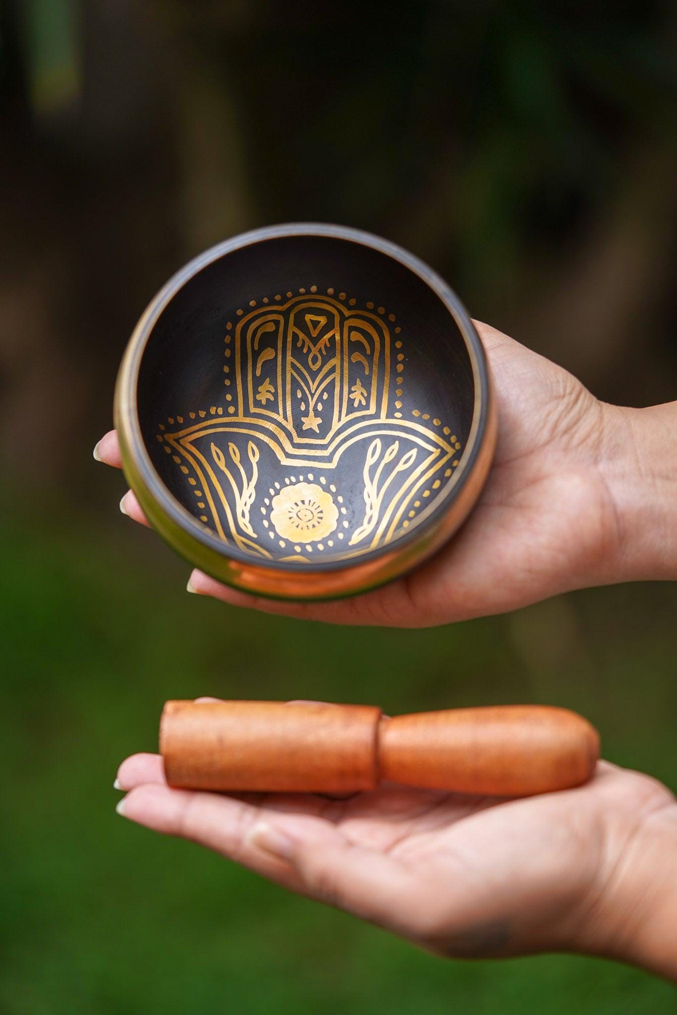 Singing Bowl for Energy Cleansing with HAMSA symbol | Singing bowl for Sound healing and Meditation | Handcrafted Tibetan Sound Bowl